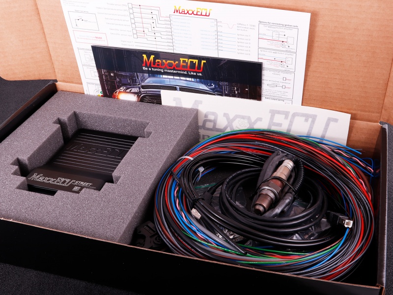 MaxxECU STREET PREMIUM (ECU, harness, accessories and Lambdasonde LSU 4.2)